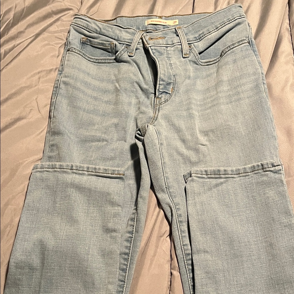 Levi's Women's Light Blue Straight Leg Jeans